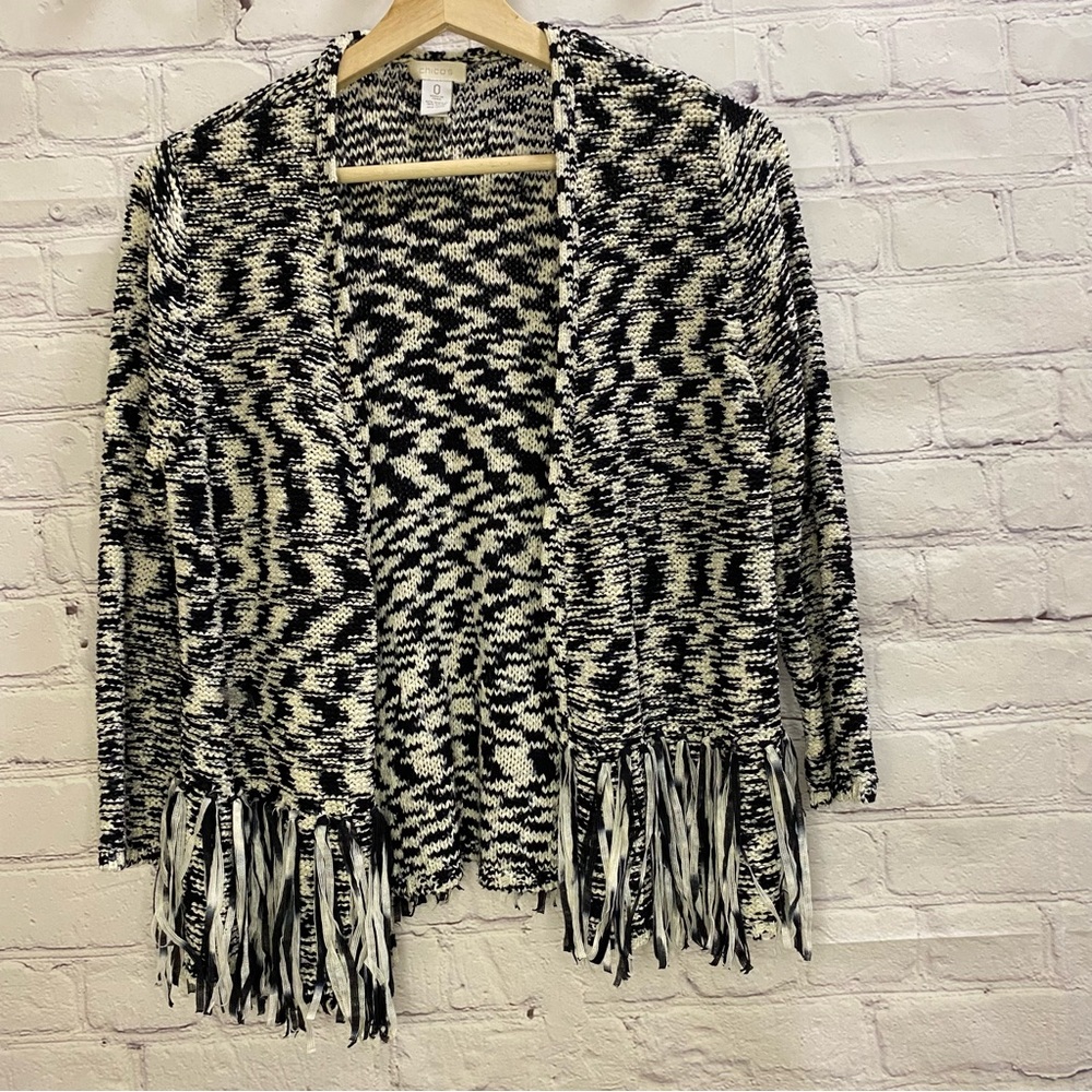 Chico’s ✨ Black and White Fringe Cardigan size 0 Small